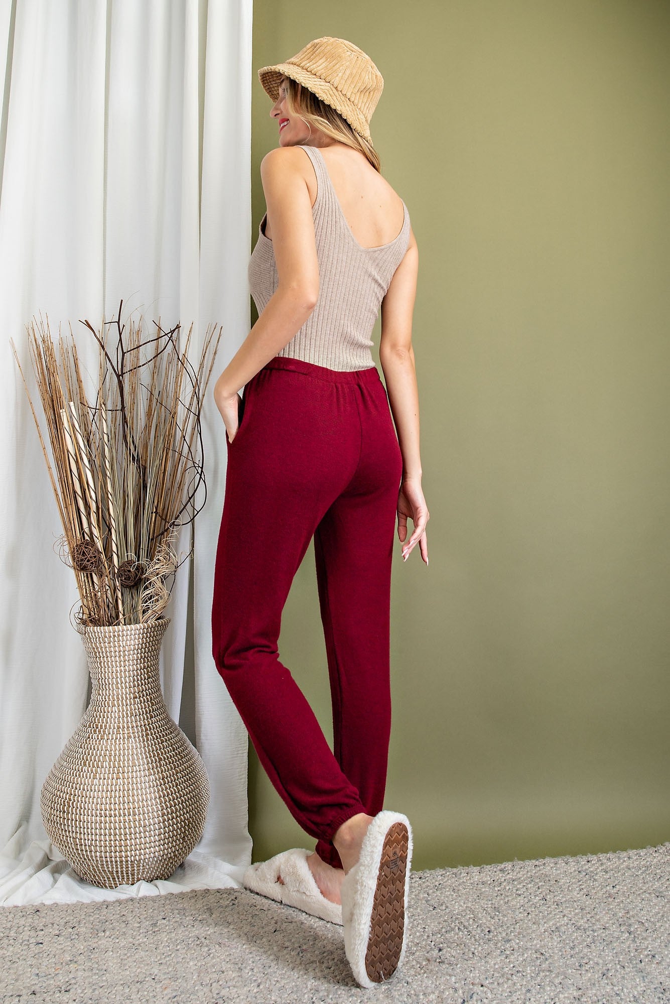 Lounge Pants in Wine